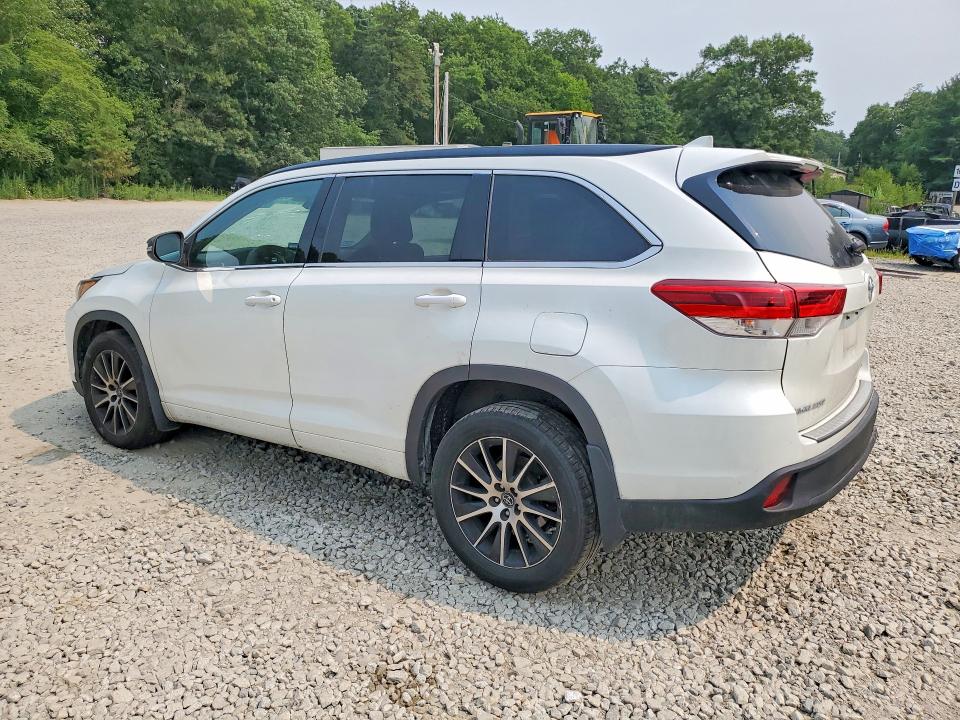 61020666 :رقم المزاد ، 5TDJZRFH3HS517684 vin ، 2017 Toyota Highlander مزاد بيع
