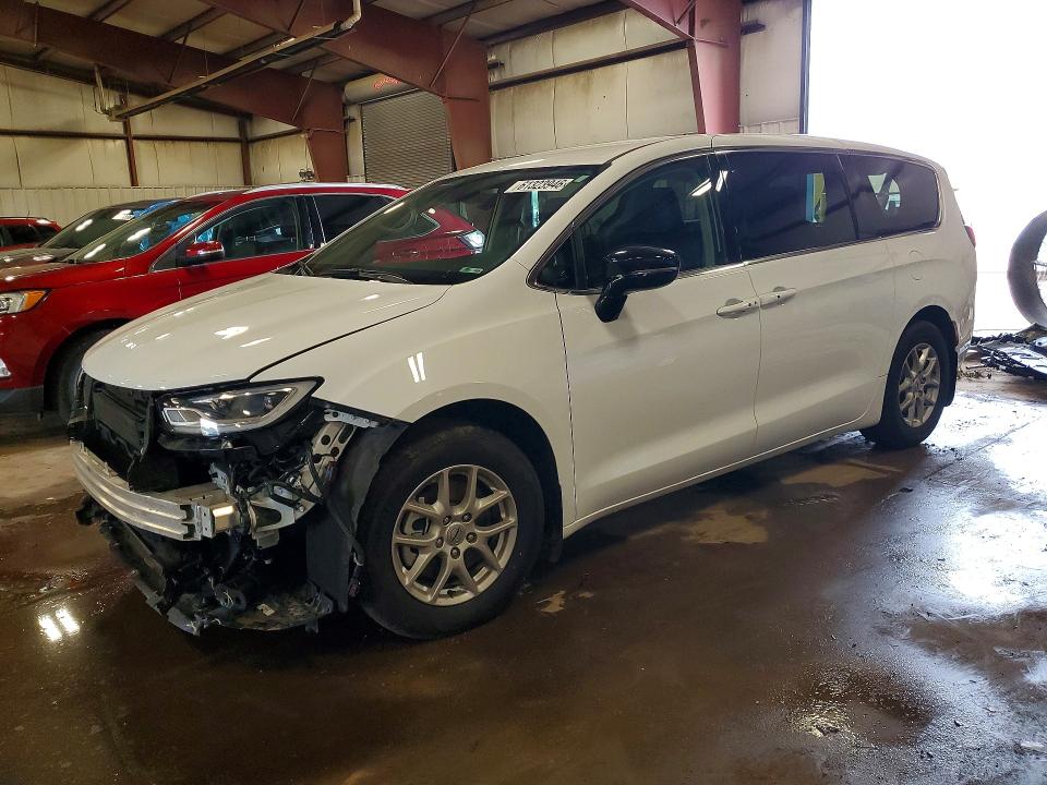 61323946 :رقم المزاد ، 2C4RC1BG2RR152833 vin ، 2024 Chrysler Pacifica مزاد بيع