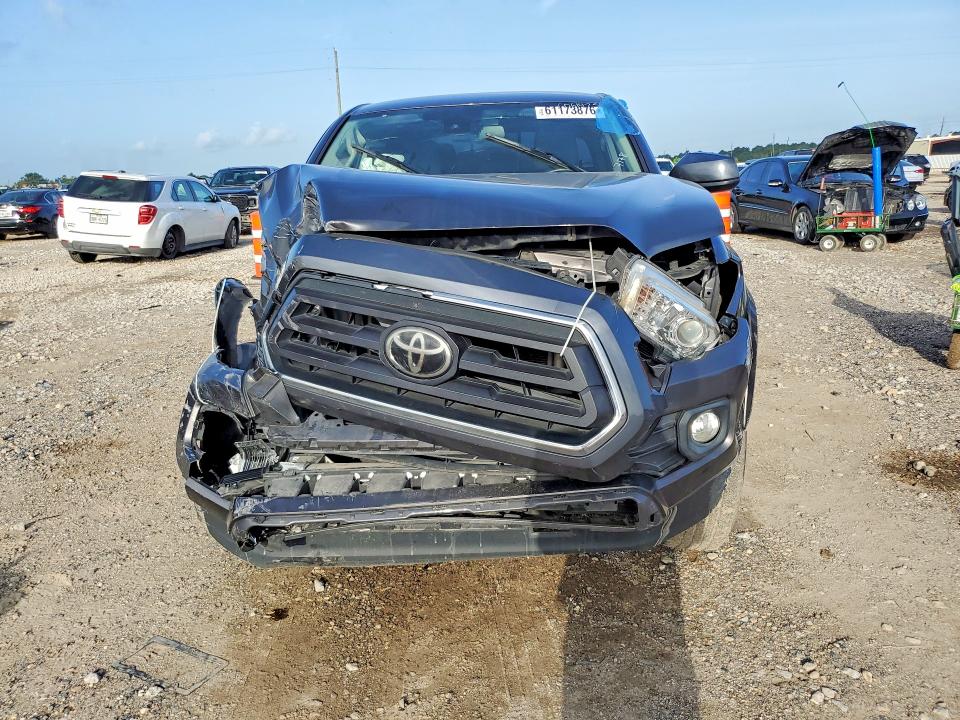 61173876 :رقم المزاد ، 5TFAZ5CN2MX097178 vin ، 2021 Toyota Tacoma مزاد بيع