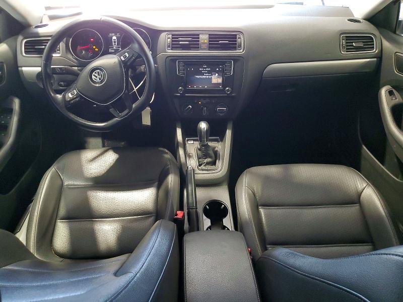 61507076 :رقم المزاد ، 3VWDB7AJ0HM268015 vin ، 2017 Volkswagen Jetta مزاد بيع