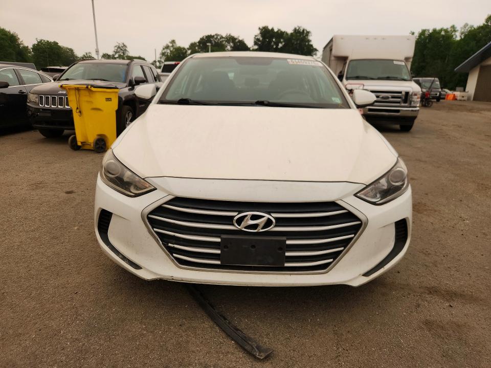 Продажа на аукционе авто 2018 Hyundai Elantra Se, vin: 5NPD74LF1JH390695, номер лота: 61469376