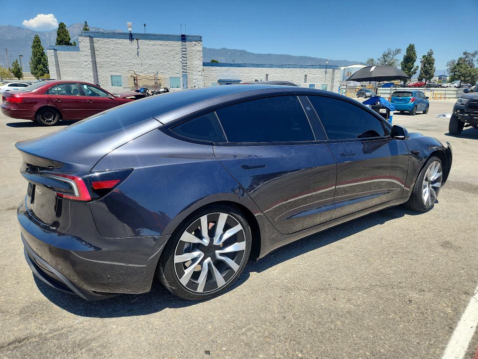 Продажа на аукционе авто 2024 Tesla Model 3, vin: 5YJ3E1EA2RF771550, номер лота: 62124976