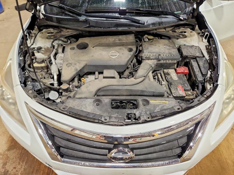 Продаж на аукціоні авто 2015 Nissan Altima, vin: 1N4AL3AP8FN886658, номер лоту: 61305556