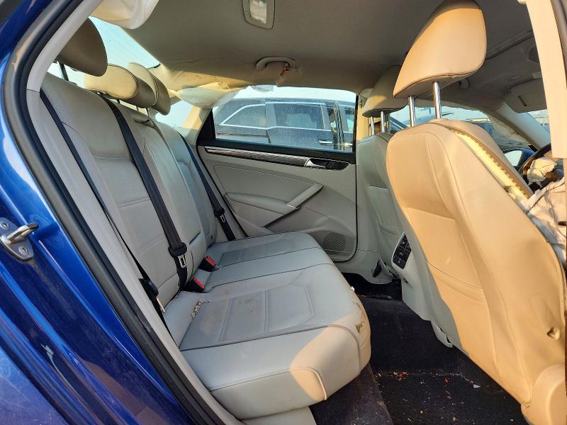 Продажа на аукционе авто 2016 Volkswagen Passat, vin: 1VWBT7A37GC015988, номер лота: 61772036