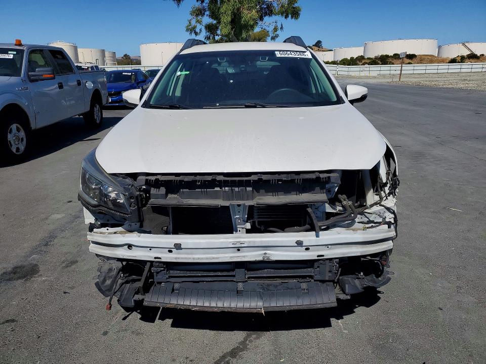 60643586 :رقم المزاد ، 4S4BSAFC6J3219986 vin ، 2018 Subaru Outback مزاد بيع