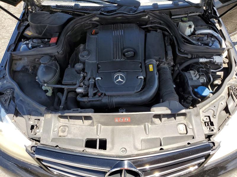 2014 Mercedes-benz C მანქანა იყიდება აუქციონზე, vin: WDDGF4HB8EA900324, აუქციონის ნომერი: 62243266