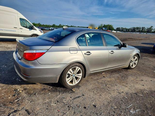 60441446 :رقم المزاد ، WBANV1C52AC156560 vin ، 2010 Bmw 528 مزاد بيع