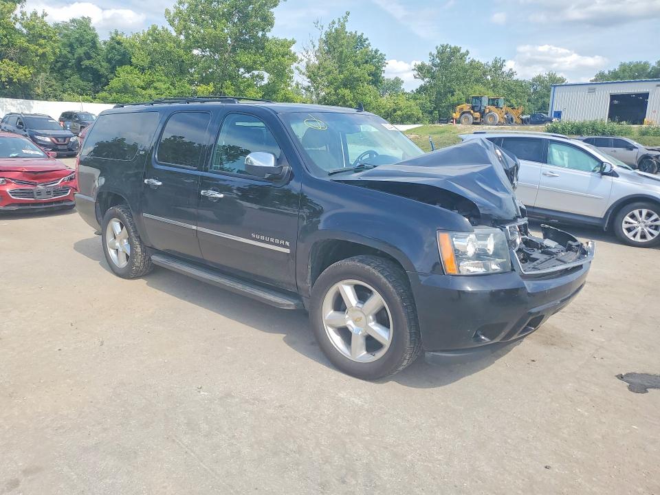 2014 Chevrolet Suburban მანქანა იყიდება აუქციონზე, vin: 1GNSKKE72ER177714, აუქციონის ნომერი: 62244826
