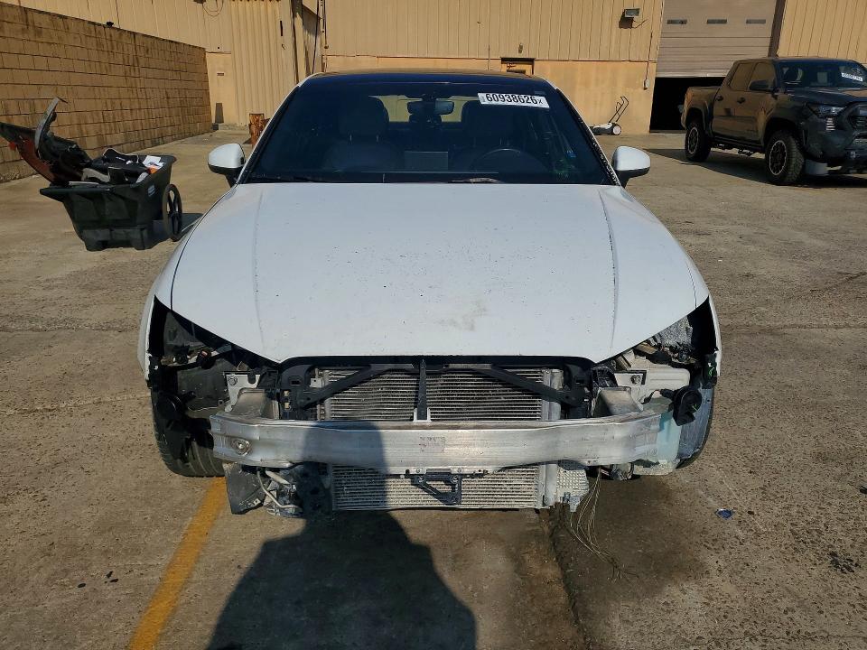 60938626 :رقم المزاد ، WAUGUGFF6J1085667 vin ، 2018 Audi A3 مزاد بيع