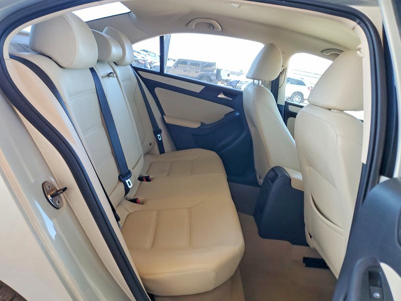 59632546 :رقم المزاد ، 3VWDZ7AJ5BM392333 vin ، 2011 Volkswagen Jetta مزاد بيع