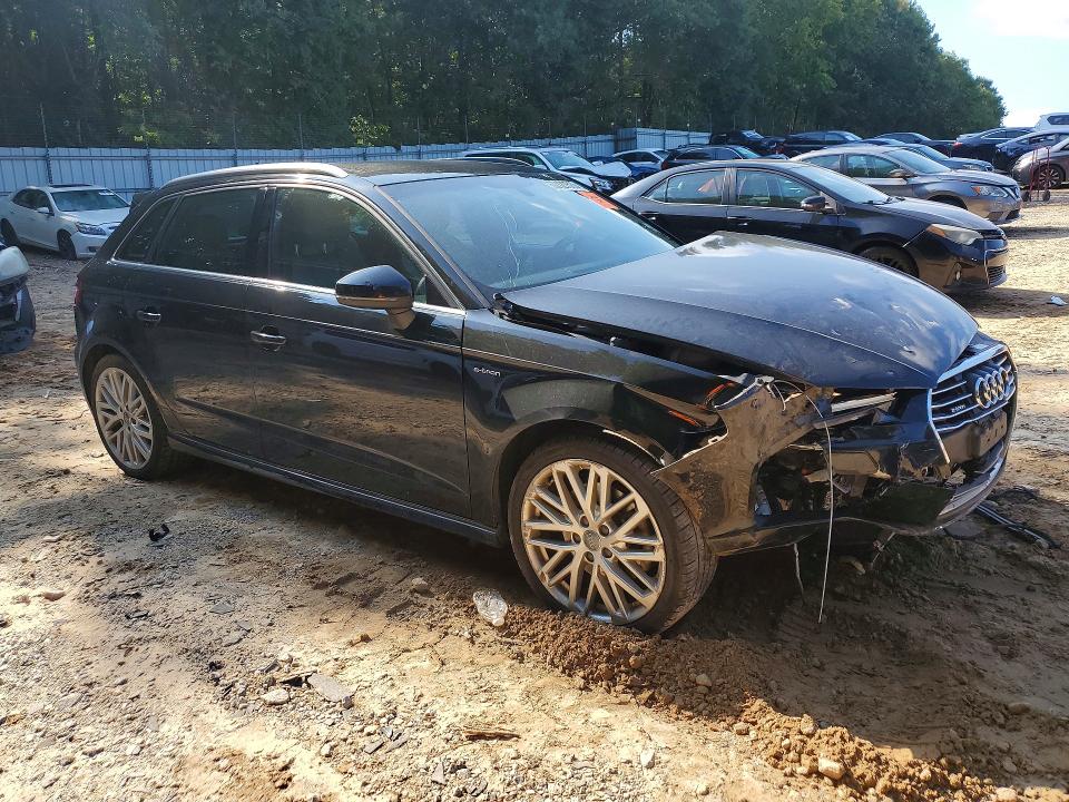 Продаж на аукціоні авто 2018 Audi A3, vin: WAUTPBFF7JA075951, номер лоту: 60127516