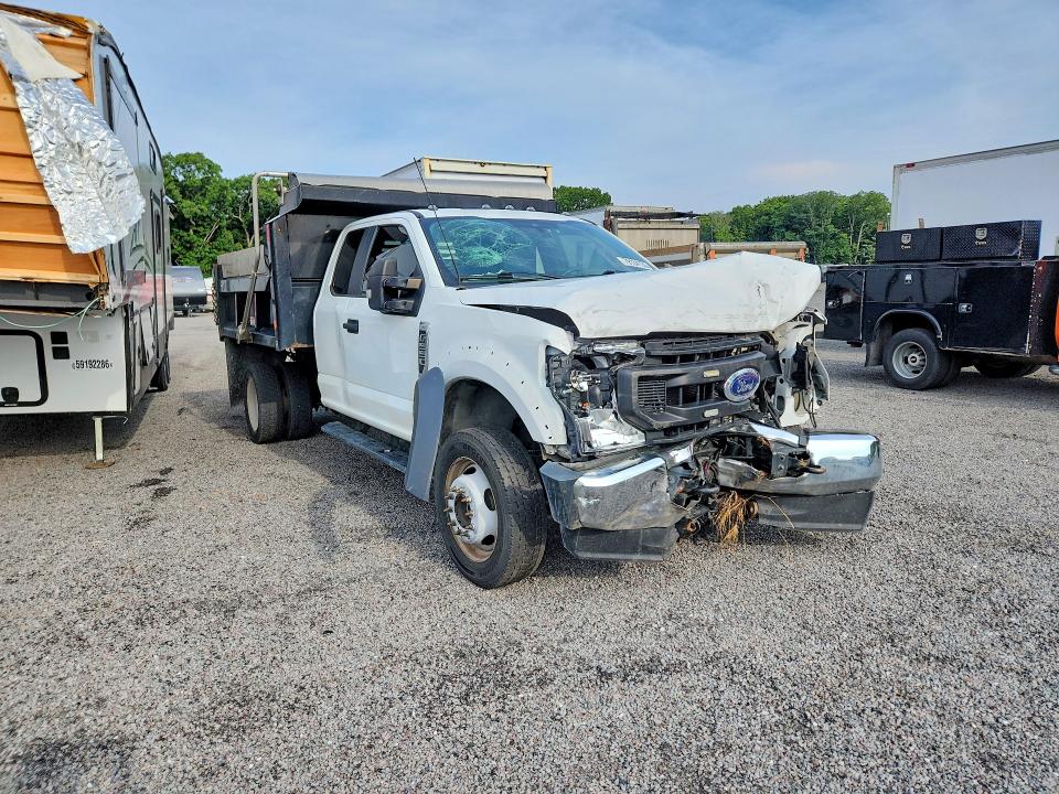 79134135 :رقم المزاد ، 1FD0X5HN4NED37172 vin ، 2022 Ford F550 مزاد بيع