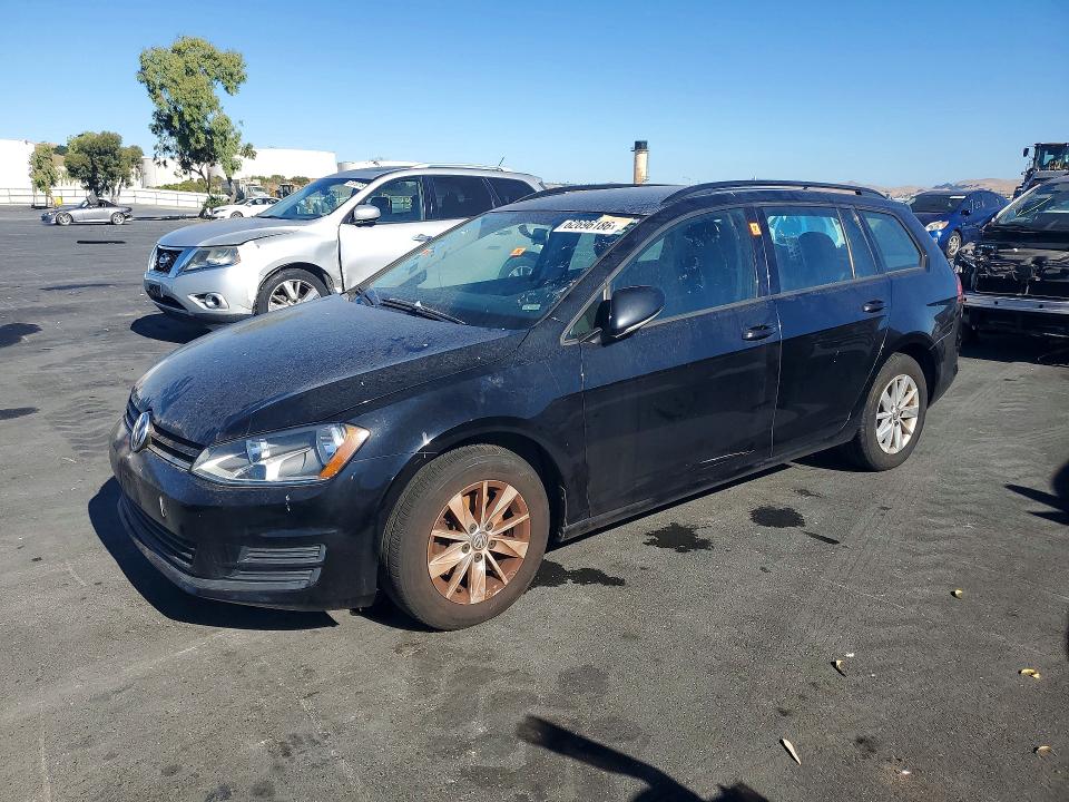 62696186 :رقم المزاد ، 3VWC17AU4FM519320 vin ، 2015 Volkswagen Golf Sportwagen مزاد بيع