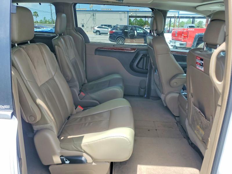 61518746 :رقم المزاد ، 2C4RC1GG2ER144458 vin ، 2014 Chrysler Town & Country مزاد بيع