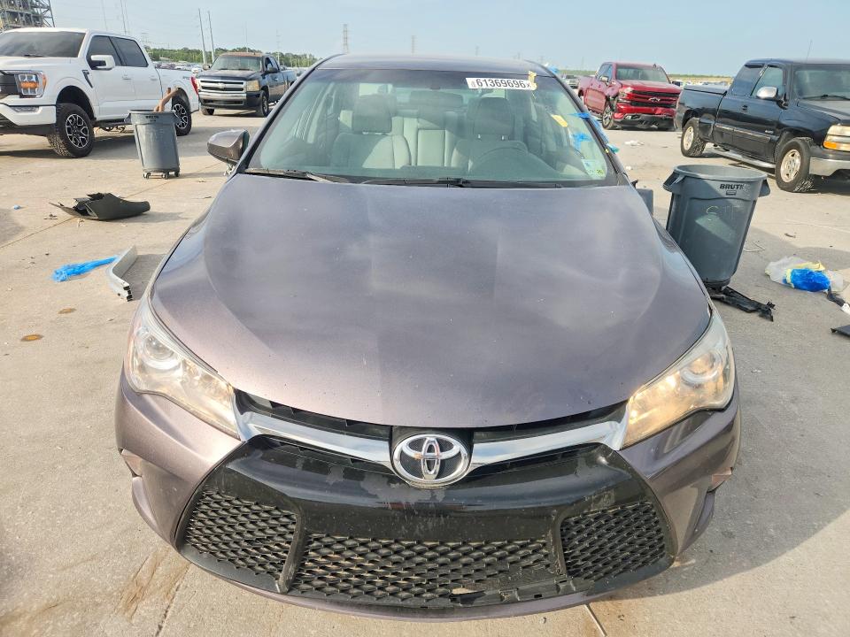 61369696 :رقم المزاد ، 4T1BF1FKXGU124457 vin ، 2016 Toyota Camry مزاد بيع