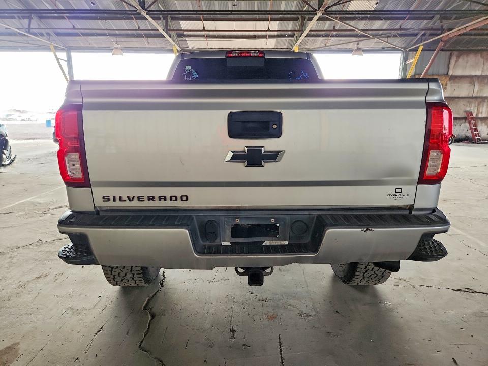 61871386 :رقم المزاد ، 3GCUKSEC8JG176074 vin ، 2018 Chevrolet Silverado مزاد بيع