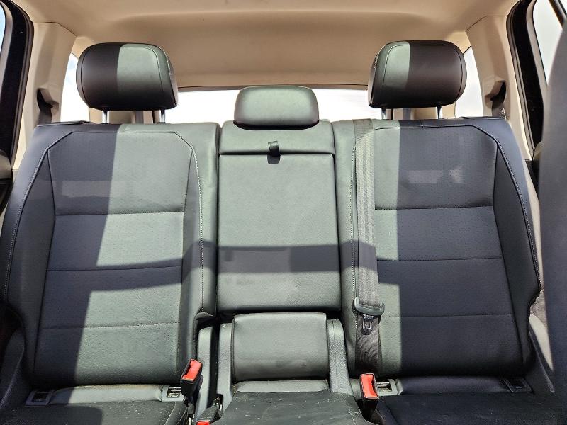 62099096 :رقم المزاد ، 3VV3B7AX6JM088399 vin ، 2018 Volkswagen Tiguan مزاد بيع