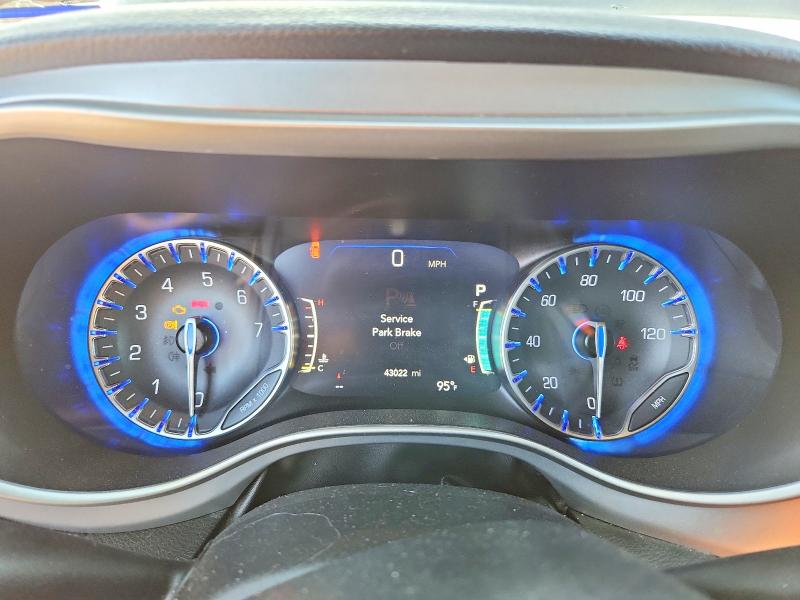 61337666 :رقم المزاد ، 2C4RC1BG2MR572200 vin ، 2021 Chrysler Pacifica مزاد بيع