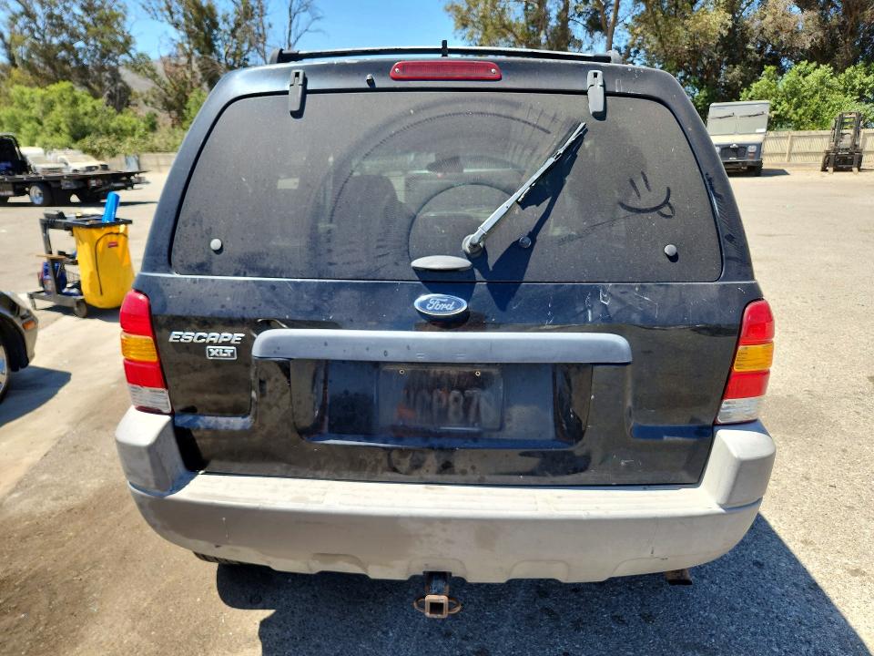 60639826 :رقم المزاد ، 1FMCU04181KB93231 vin ، 2001 Ford Escape مزاد بيع
