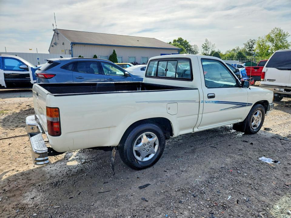 62290666 :رقم المزاد ، 4TARN81P6NZ001607 vin ، 1992 Toyota Pickup مزاد بيع