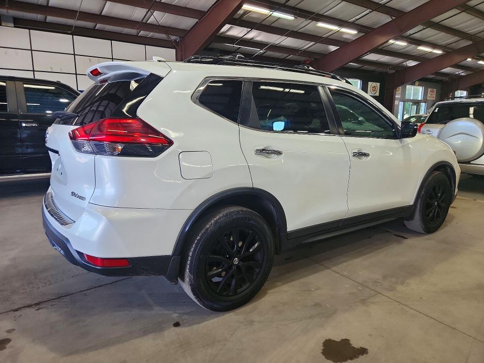 2017 Nissan Rogue მანქანა იყიდება აუქციონზე, vin: 5N1AT2MV4HC817667, აუქციონის ნომერი: 59769166