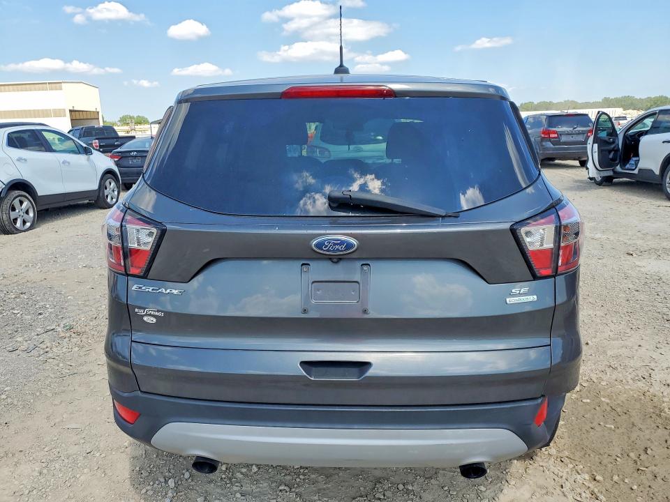 2017 Ford Escape მანქანა იყიდება აუქციონზე, vin: 1FMCU0GD7HUC34355, აუქციონის ნომერი: 60460026
