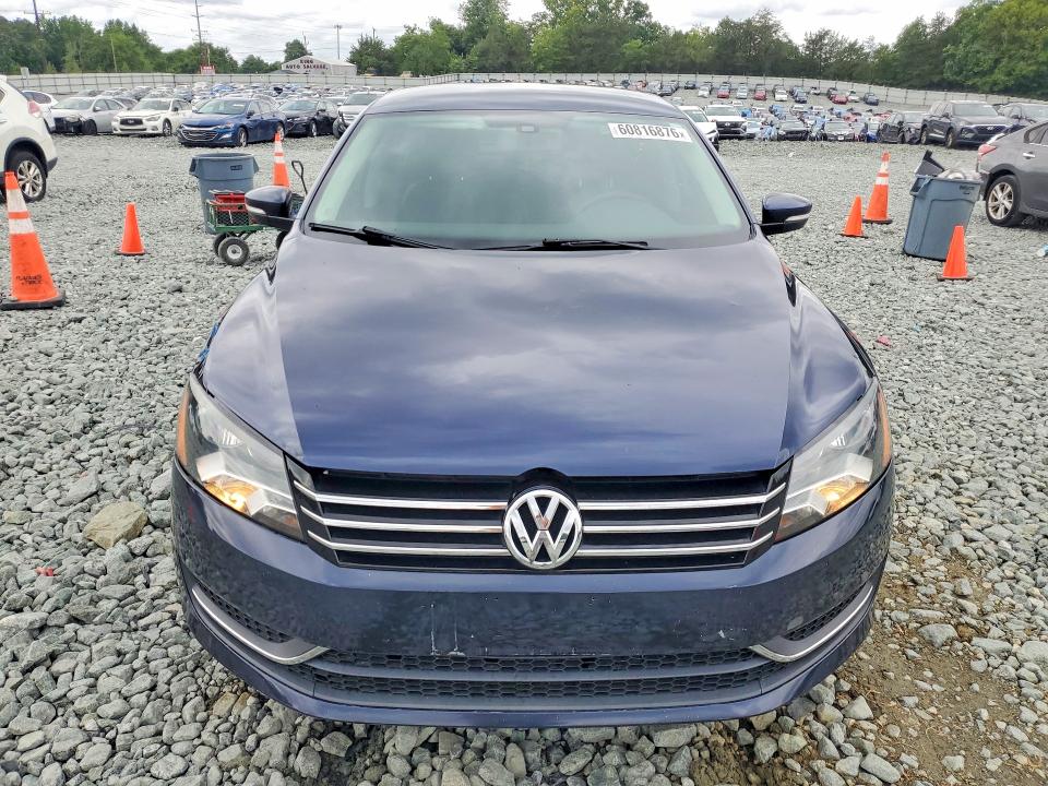 60816876 :رقم المزاد ، 1VWAT7A30FC048941 vin ، 2015 Volkswagen Passat مزاد بيع