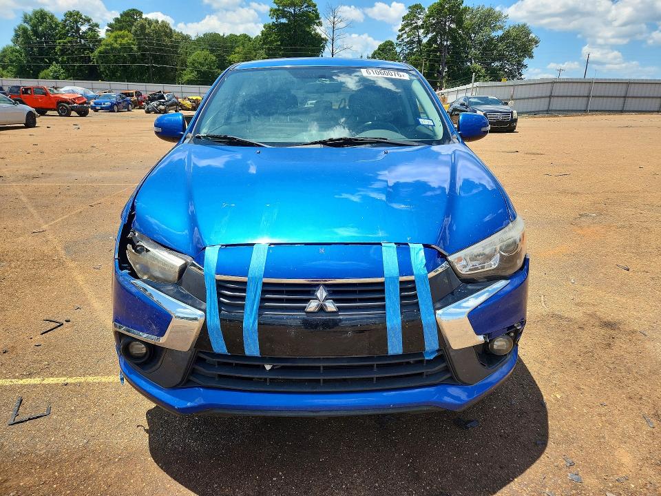 61060076 :رقم المزاد ، JA4AP3AW1HZ043056 vin ، 2017 Mitsubishi Outlander Sport مزاد بيع