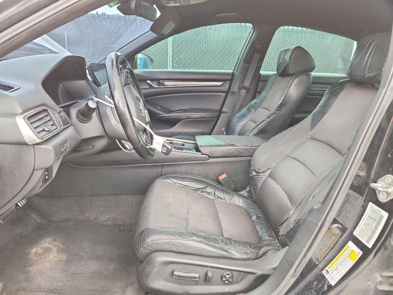 61605606 :رقم المزاد ، 1HGCV1F37JA048226 vin ، 2018 Honda Accord مزاد بيع