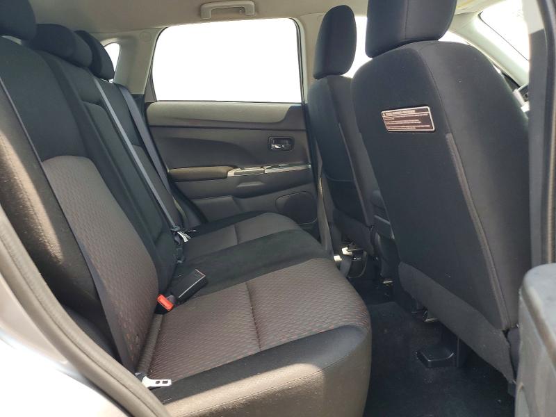 62690296 :رقم المزاد ، JA4AP3AU0JU020885 vin ، 2018 Mitsubishi Outlander Sport مزاد بيع