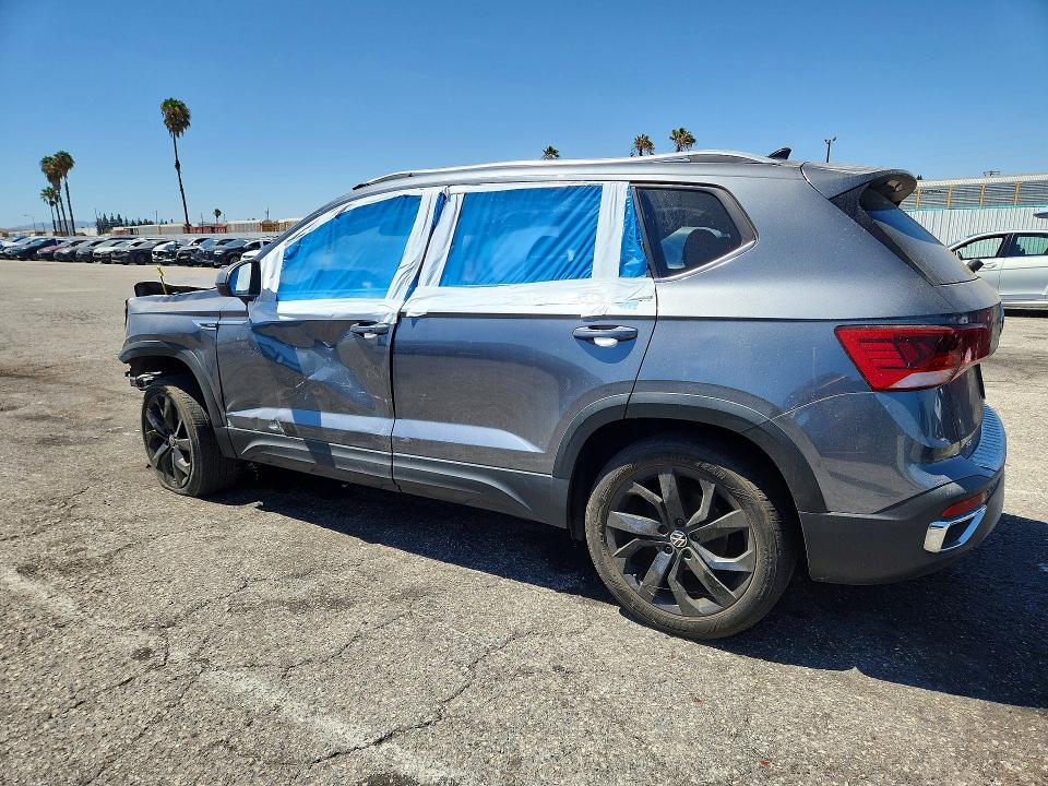 Продажа на аукционе авто 2022 Volkswagen Taos, vin: 3VVRX7B28NM066666, номер лота: 61933556