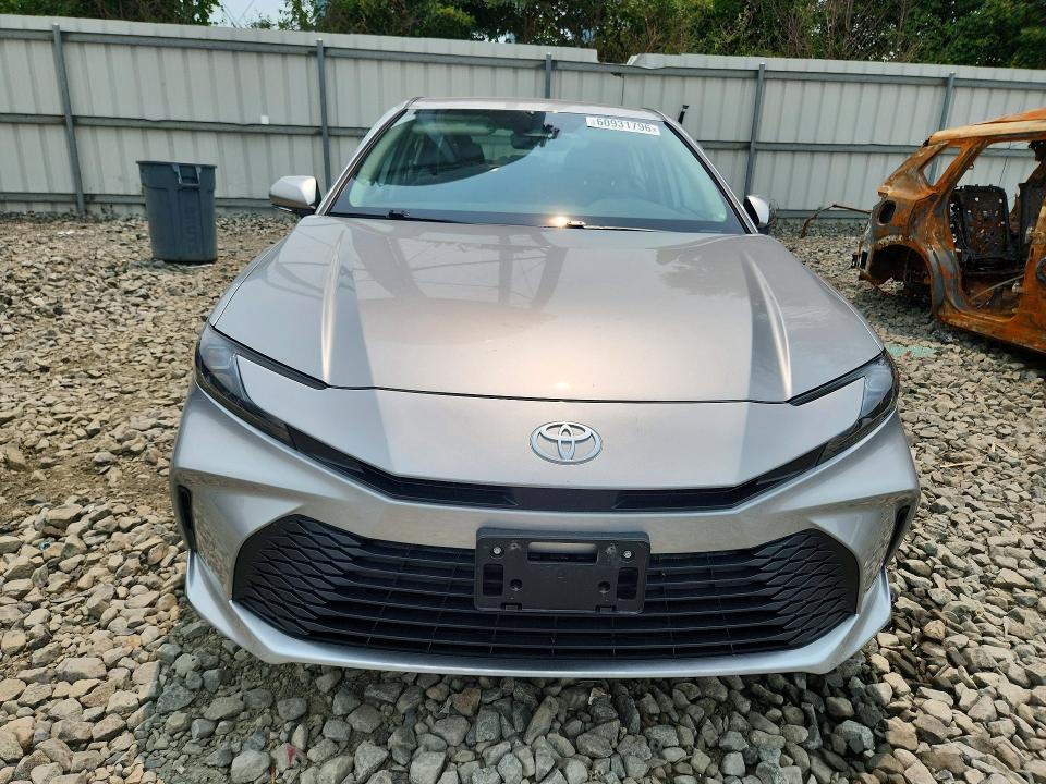 60931796 :رقم المزاد ، 4T1DBADK6SU033556 vin ، 2025 Toyota Camry مزاد بيع