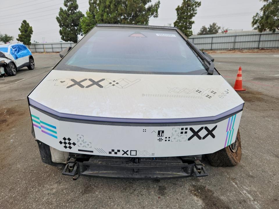 59649206 :رقم المزاد ، 7G2CEHEE2RA037271 vin ، 2024 Tesla Cybertruck مزاد بيع