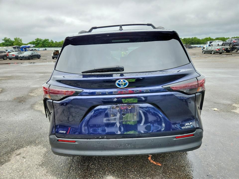 Продаж на аукціоні авто 2023 Toyota Sienna, vin: 5TDJSKFC9PS104196, номер лоту: 63230256