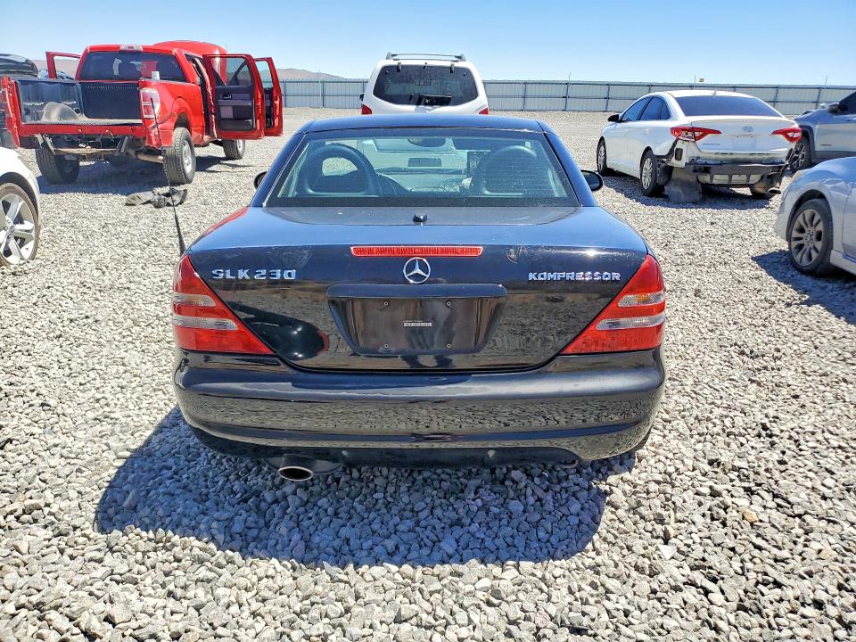 62495376 :رقم المزاد ، WDBKK49F21F169645 vin ، 2001 Mercedes-benz Slk مزاد بيع
