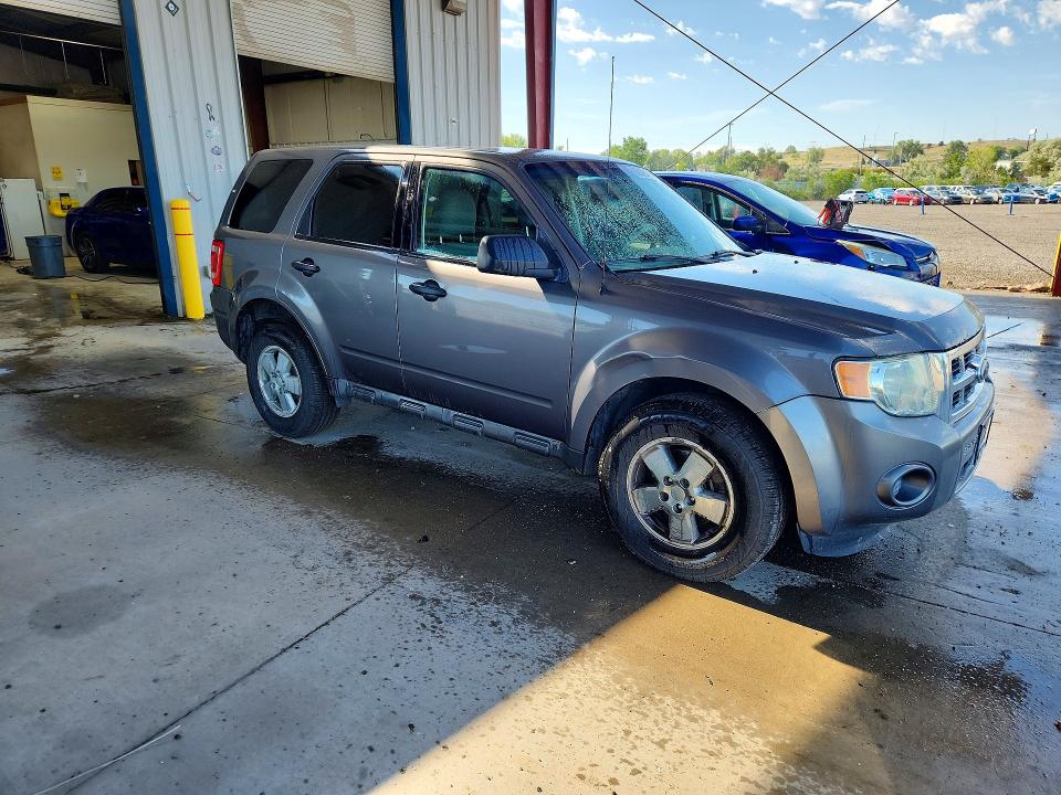 60629116 :رقم المزاد ، 1FMCU0C70AKC82958 vin ، 2010 Ford Escape مزاد بيع
