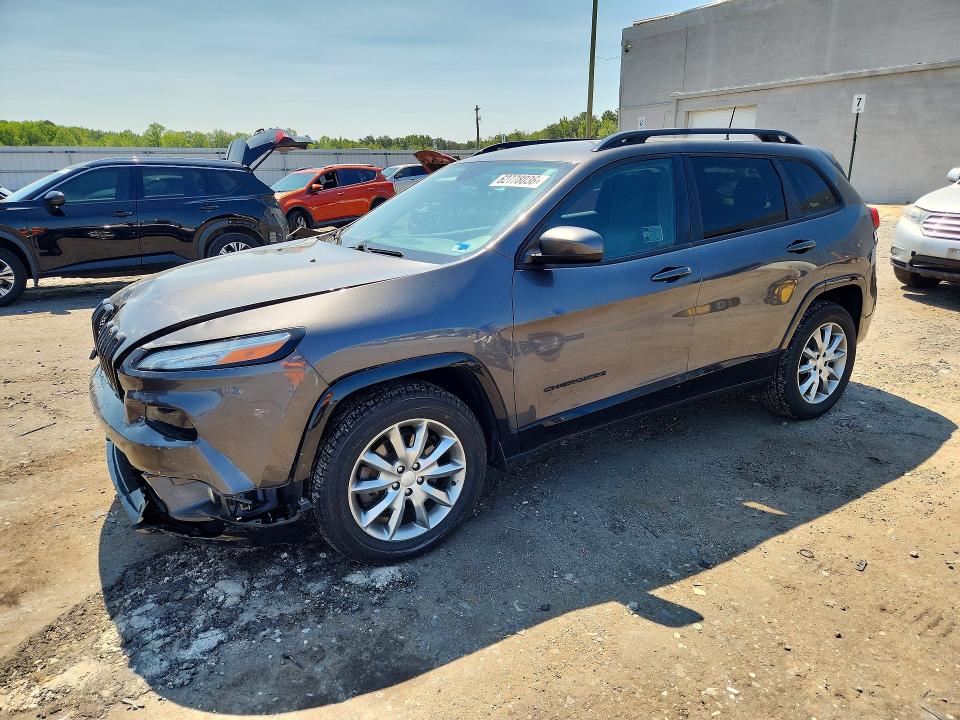 62778036 :رقم المزاد ، 1C4PJMCX1JD586679 vin ، 2018 Jeep Cherokee مزاد بيع