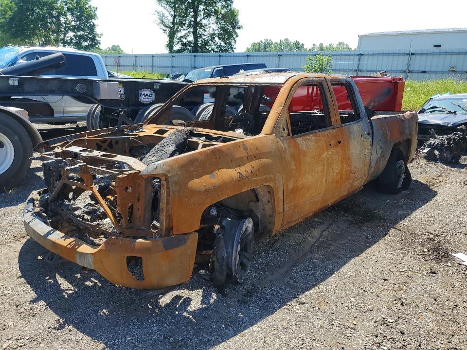 Продажа на аукционе авто 2018 Chevrolet Silverado, vin: 1GCVKREC4JZ208399, номер лота: 46615646
