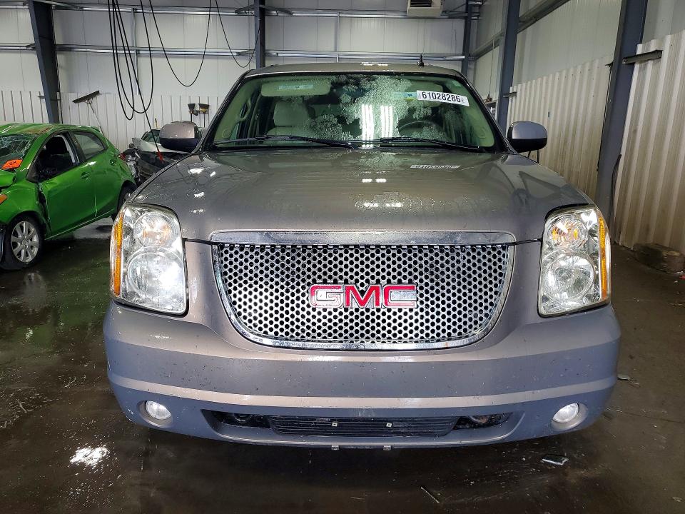 61028286 :رقم المزاد ، 1GKFK16397J218703 vin ، 2007 Gmc Yukon Xl مزاد بيع