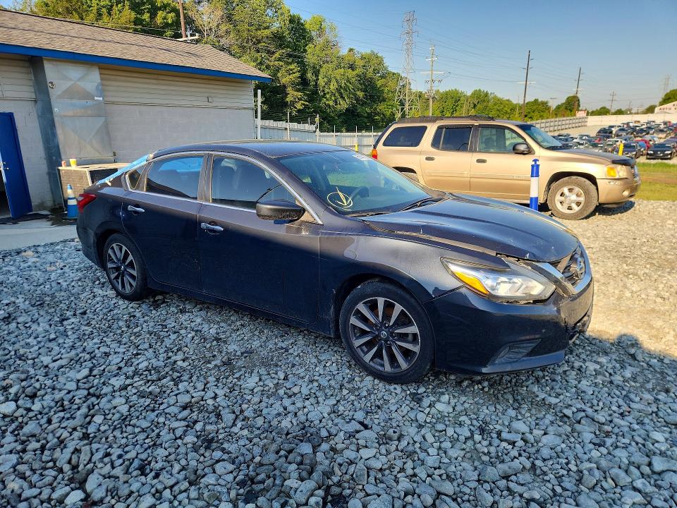 2017 Nissan Altima მანქანა იყიდება აუქციონზე, vin: 1N4AL3AP6HC205704, აუქციონის ნომერი: 61441536