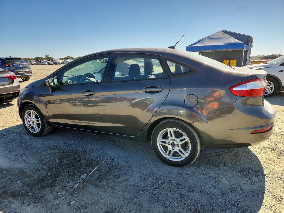 62083836 :رقم المزاد ، 3FADP4BJ8HM145229 vin ، 2017 Ford Fiesta مزاد بيع