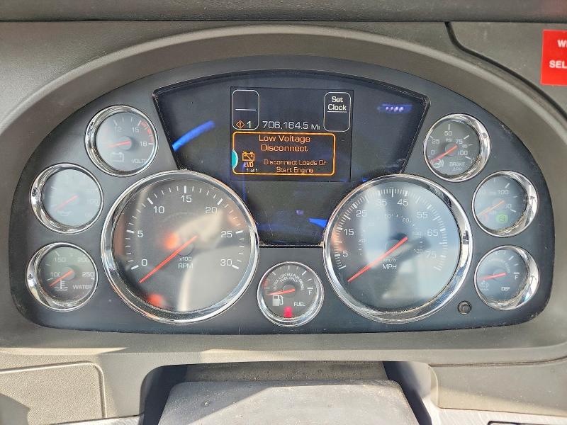 61970266 :رقم المزاد ، 1XKYA48X7FJ403411 vin ، 2015 Kenworth Construction مزاد بيع