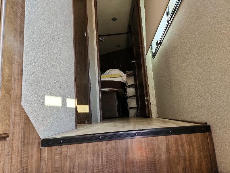 Продажа на аукционе авто 2020 Grand Design Solitude, vin: 573FS4224LAA00412, номер лота: 57838636