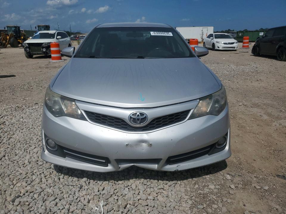 63006636 :رقم المزاد ، 4T1BF1FK1EU453562 vin ، 2014 Toyota Camry مزاد بيع
