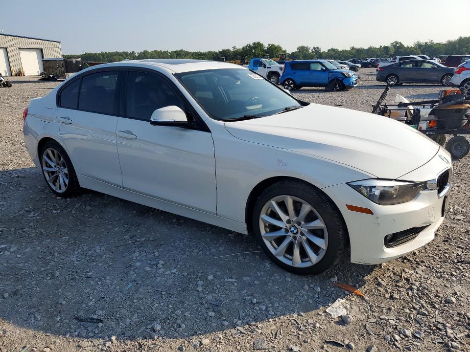 62629506 :رقم المزاد ، WBA3C3G56FNT51771 vin ، 2015 Bmw 320 مزاد بيع