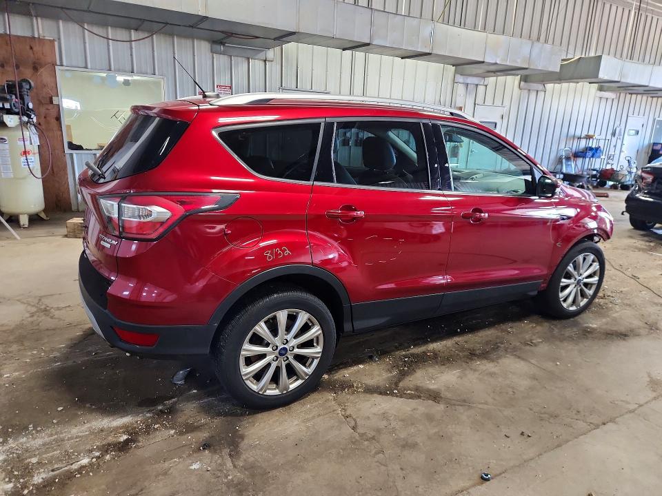 Продажа на аукционе авто 2017 Ford Escape, vin: 1FMCU0JD3HUB06168, номер лота: 62933426