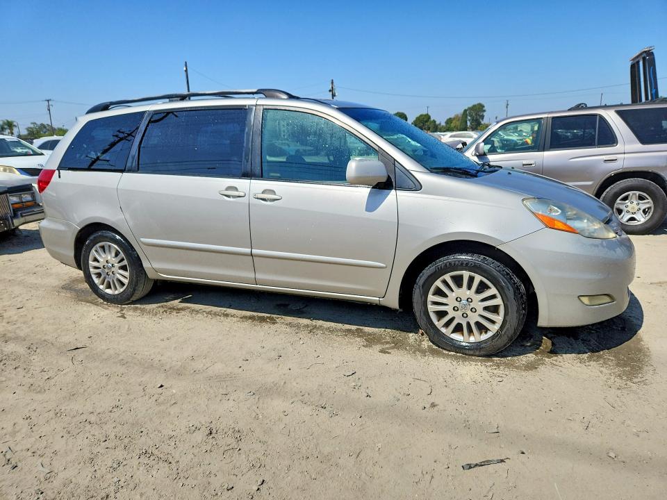 63247636 :رقم المزاد ، 5TDZK22CX7S087885 vin ، 2007 Toyota Sienna مزاد بيع