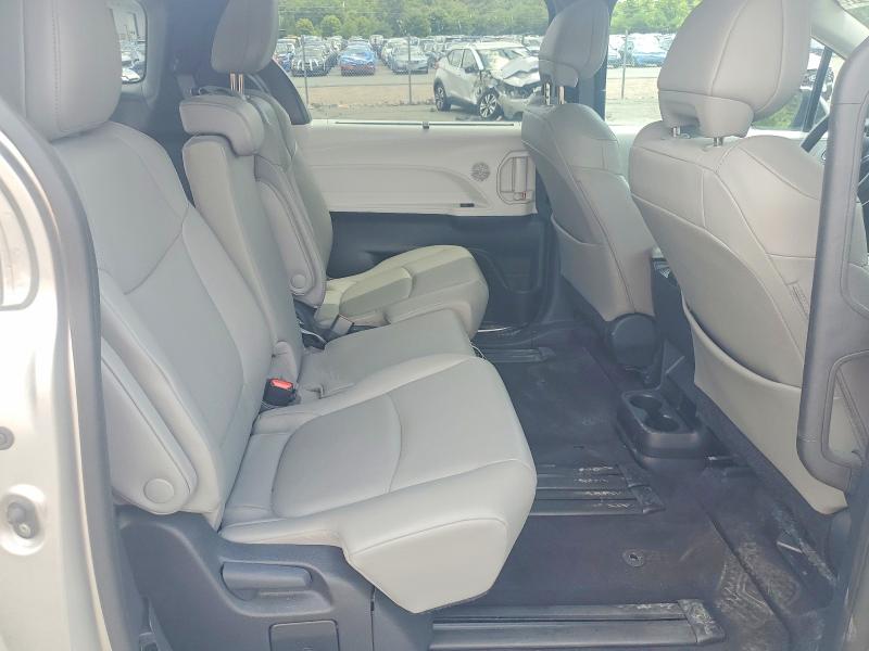 Продажа на аукционе авто 2025 Toyota Sienna, vin: 5TDYRKEC2SS228752, номер лота: 60765516