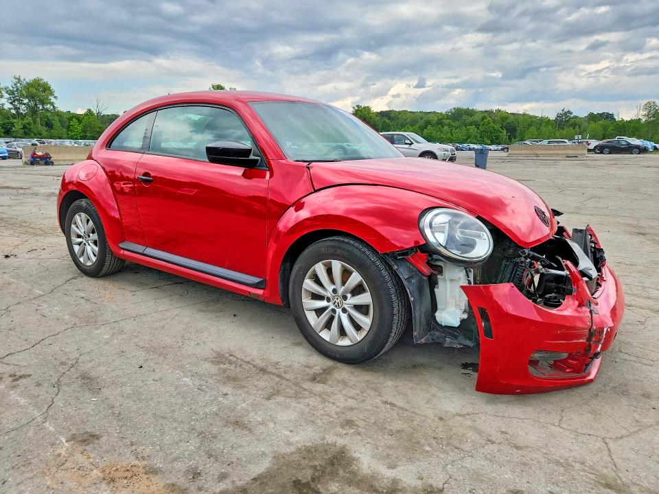 63470856 :رقم المزاد ، 3VWF17AT9EM656496 vin ، 2014 Volkswagen Beetle مزاد بيع