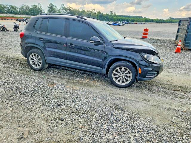 2018 Volkswagen Tiguan მანქანა იყიდება აუქციონზე, vin: WVGAV7AX0JK002679, აუქციონის ნომერი: 58727466